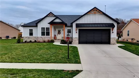120 Quinn Cir, Millersburg, OH 44654