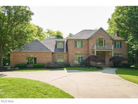 1443 Reserve Dr, Akron, OH 44333