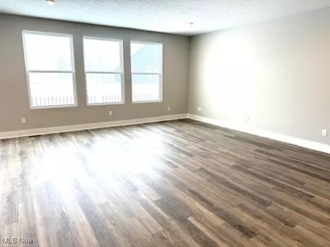 Living - 3115 Willow View Cir, Brunswick, OH 44212 photo 2 of 2