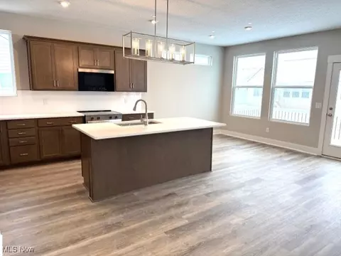 Kitchen - 3115 Willow View Cir, Brunswick, OH 44212 photo 2 of 4