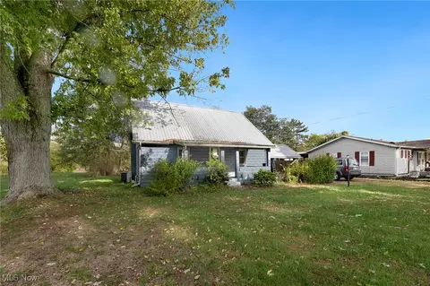 2335 Goshen Valley Dr SE, New Philadelphia, OH 44663