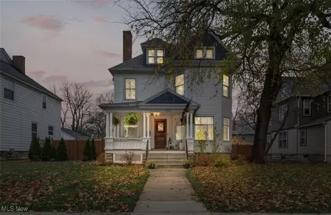 146 Harrison St, Elyria, OH 44035