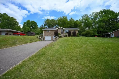 16684 Valley Dr, East Liverpool, OH 43920