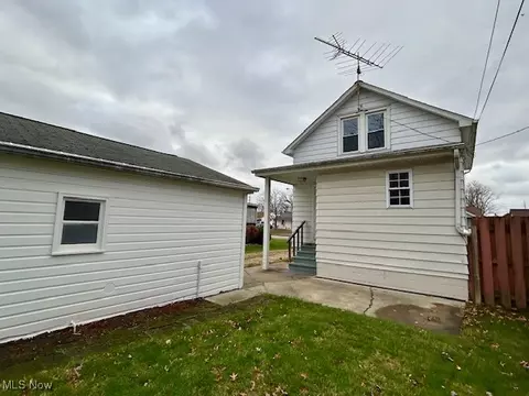 152 Warren Ave, Elyria, OH 44035 photo 8