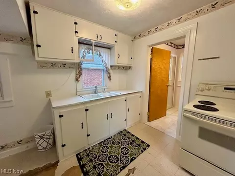 152 Warren Ave, Elyria, OH 44035 photo 30
