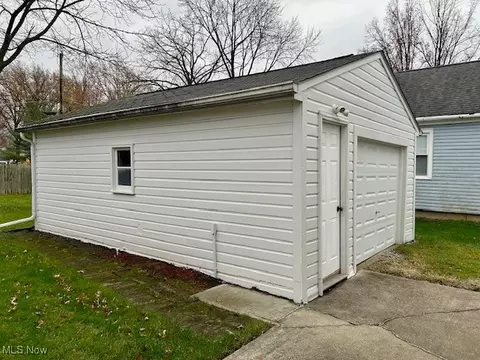 152 Warren Ave, Elyria, OH 44035 photo 7