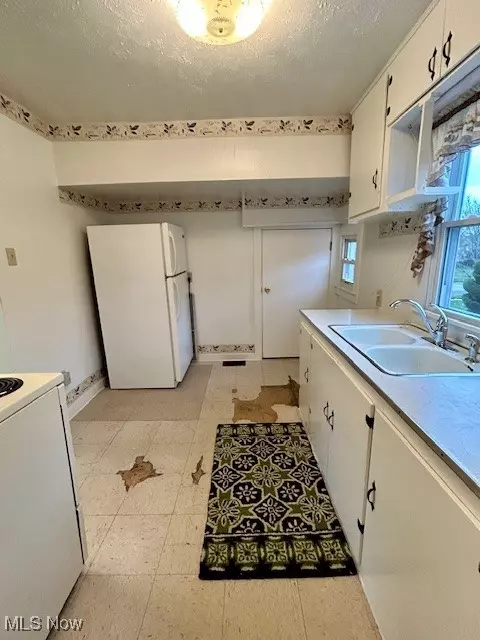 152 Warren Ave, Elyria, OH 44035 photo 28