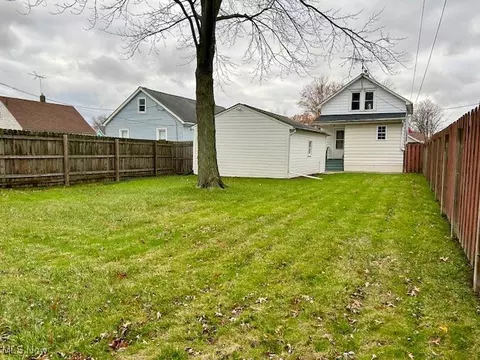 152 Warren Ave, Elyria, OH 44035 photo 5