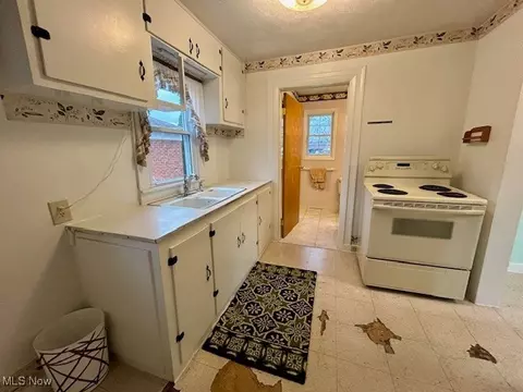 152 Warren Ave, Elyria, OH 44035 photo 25