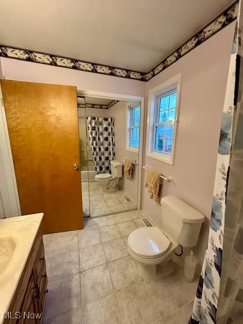 152 Warren Ave, Elyria, OH 44035 photo 32