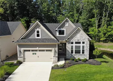 31700 Woodbridge Way #WB-1, Avon Lake, OH 44012