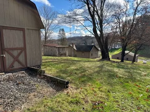 Exterior - 37484 Applegate Rd, Lisbon, OH 44432 photo 4 of 4