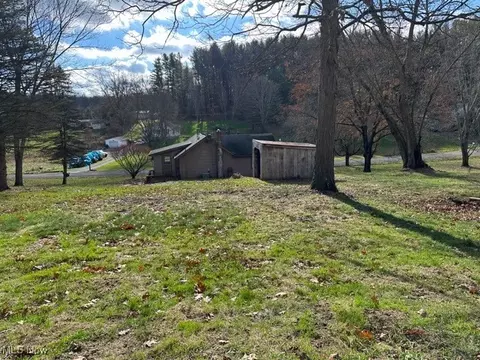 Exterior - 37484 Applegate Rd, Lisbon, OH 44432 photo 2 of 4
