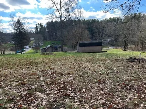 Exterior - 37484 Applegate Rd, Lisbon, OH 44432 photo 3 of 4