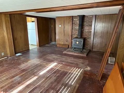 Living - 37484 Applegate Rd, Lisbon, OH 44432 photo 3 of 3