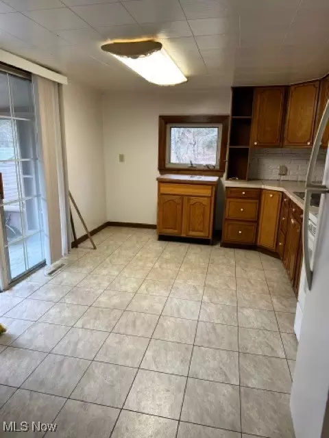 Entry Way - 37484 Applegate Rd, Lisbon, OH 44432 photo 1 of 6