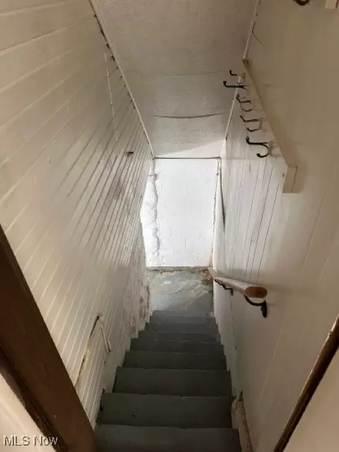 Entry Way - 37484 Applegate Rd, Lisbon, OH 44432 photo 6 of 6