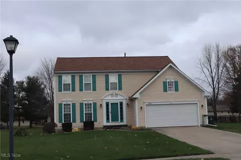 34780 Clear Creek Dr, North Ridgeville, OH 44039