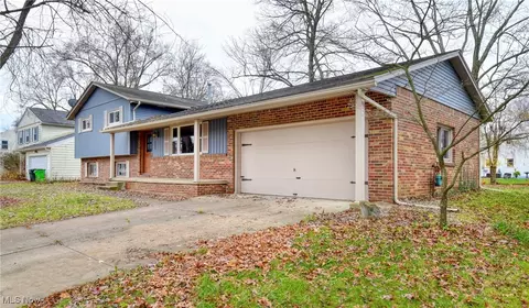 2485 Crestview Ave, Alliance, OH 44601