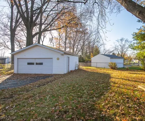 14010 Maple Ave, Maple Heights, OH 44137 photo 2