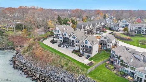 23028 Roberts Run, Bay Village, OH 44140