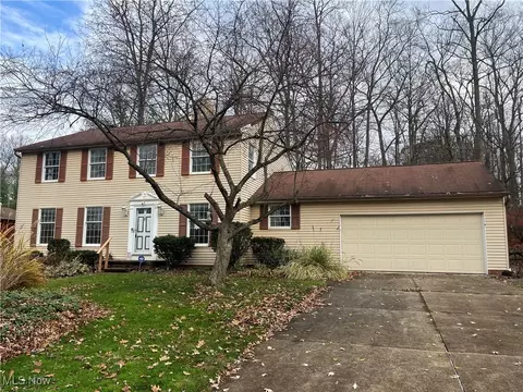 8855 Smokerise Dr, Macedonia, OH 44056