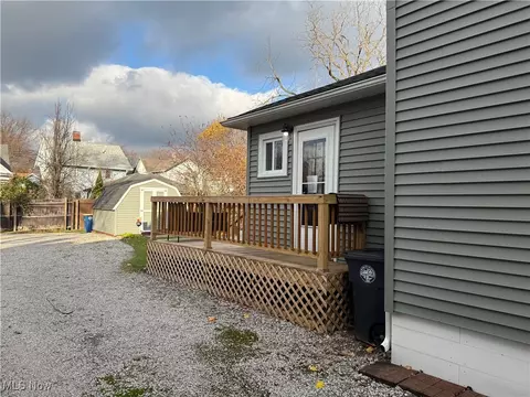 Exterior - 1703 W 5th St, Ashtabula, OH 44004 photo 3 of 4