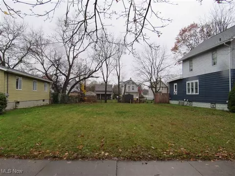 1275 Kenmore Blvd, Akron, OH 44314