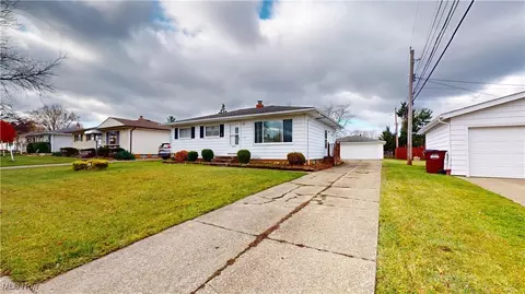 7550 Key West Dr, Parma, OH 44134