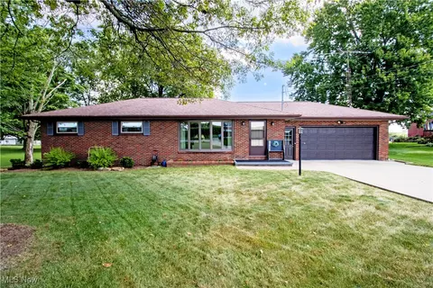 1737 N Apple Creek Rd, Wooster, OH 44691