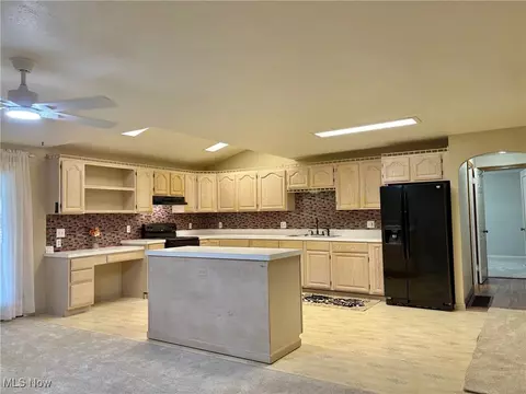 Kitchen - 4620 16th St NW, Canton, OH 44708 photo 2 of 2