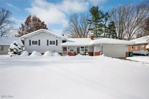 7466 Carole Dr, Mentor, OH 44060