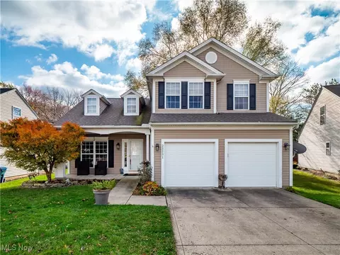 23231 Bridgeport Dr, North Olmsted, OH 44070