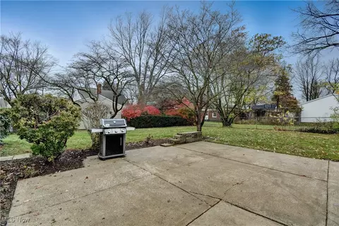 2425 Benton St, Akron, OH 44312 photo 31