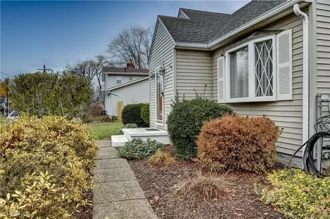 2425 Benton St, Akron, OH 44312 photo 7