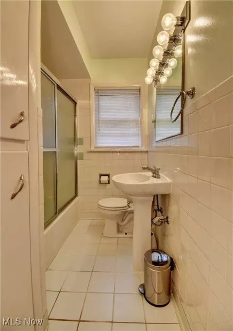2425 Benton St, Akron, OH 44312 photo 24