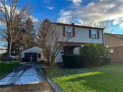 64 Helen Ave, Niles, OH 44446