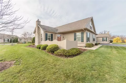 260 Quarry Lakes Dr, Amherst, OH 44001