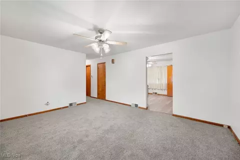 383 Beebe Ave, Elyria, OH 44035 photo 4