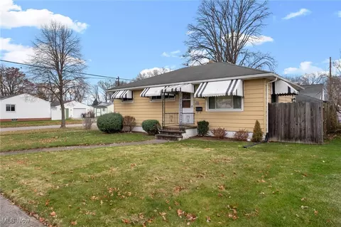 383 Beebe Ave, Elyria, OH 44035 photo 2