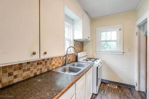 Kitchen - 382 Cornell St, Akron, OH 44310 photo 2 of 5