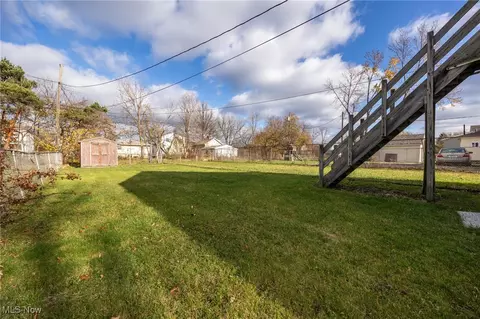 Exterior - 1647 E 34th St, Lorain, OH 44055 photo 3 of 5