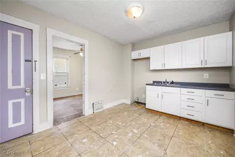 Entry Way - 1647 E 34th St, Lorain, OH 44055 photo 1 of 1