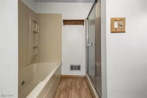 Bath - 1647 E 34th St, Lorain, OH 44055 photo 1 of 2
