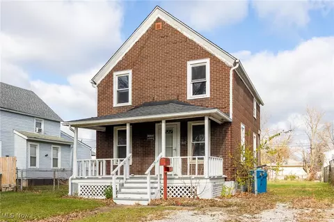 Exterior - 1647 E 34th St, Lorain, OH 44055 photo 5 of 5