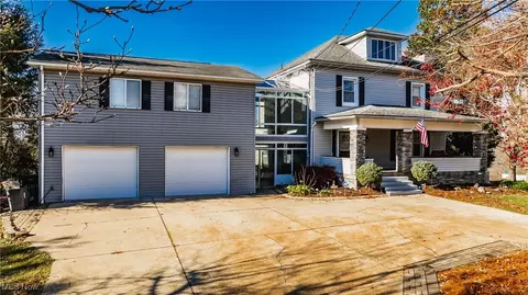 695 Cedar Grove Rd, Parkersburg, WV 26104