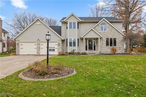 886 W Martin Ave, Amherst, OH 44001