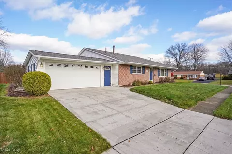 310 Berwin Pl, Munroe Falls, OH 44262 photo 2