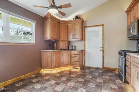 310 Berwin Pl, Munroe Falls, OH 44262 photo 10