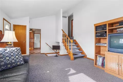 310 Berwin Pl, Munroe Falls, OH 44262 photo 6